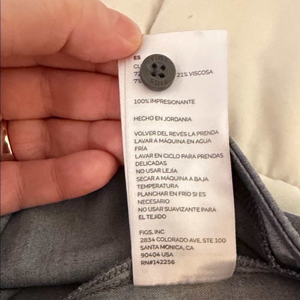 Figs Graphite Rafaela Oversized Scrub Top Size Medium - Picture 10 of 10